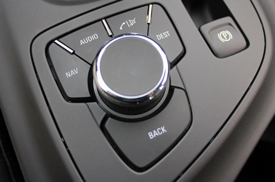  Buick Regal CXL 2011 года  (фото 13 из 47)